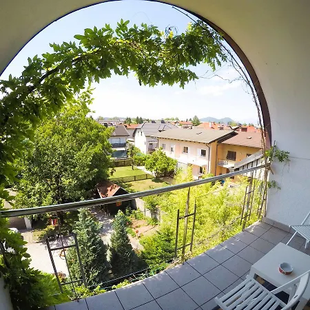 Greenslo Apartment Ljubljana