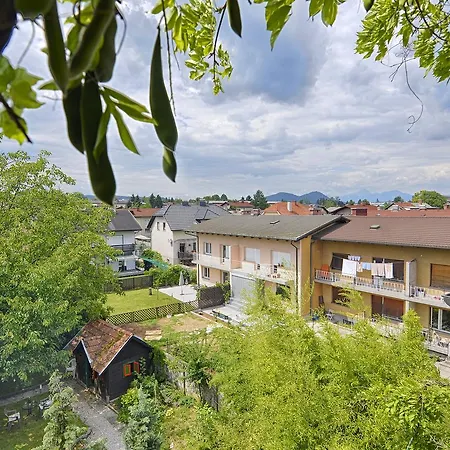 Greenslo Apartment