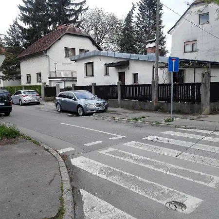 Greenslo Apartmán *